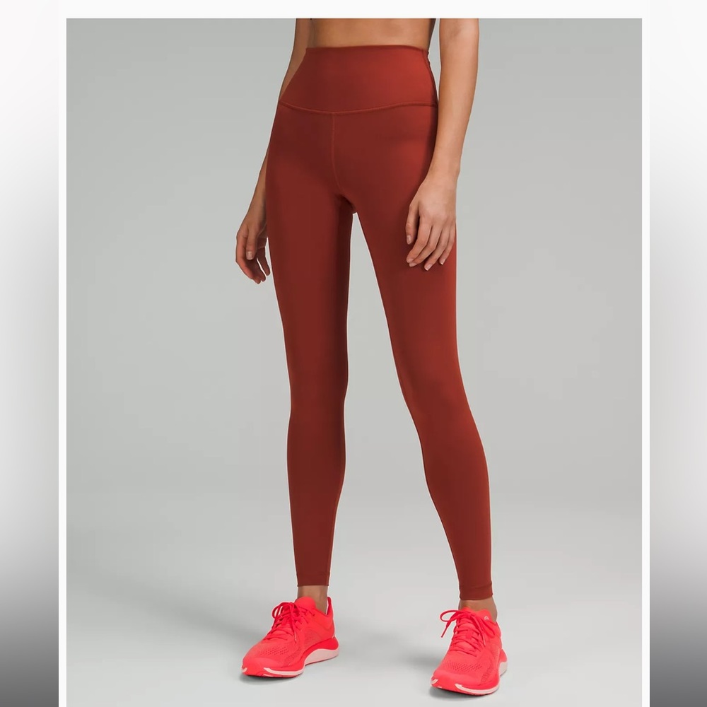 NWT Wunder Under Train - size 6 Cayenne